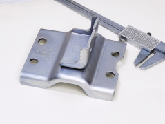 蔚來汽車ES6前橫向穩(wěn)定桿支架（鋅鎳合金涂層）